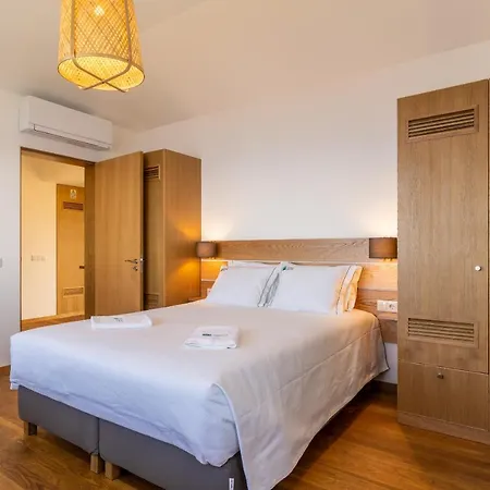 Flora - Nature & Tranquility - Heated Pool Optional וילה