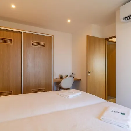 别墅 Flora - Nature & Tranquility - Heated Pool Optional 滨海雅尔丁
