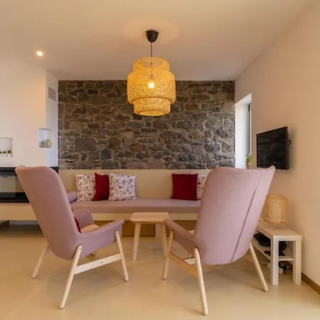 Villa Flora - Nature & Tranquility - Heated Pool Optional *